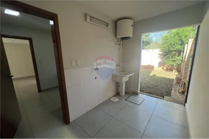 Casa de 3 quartos à venda em Cuarto Barrio, Luque - Image 4