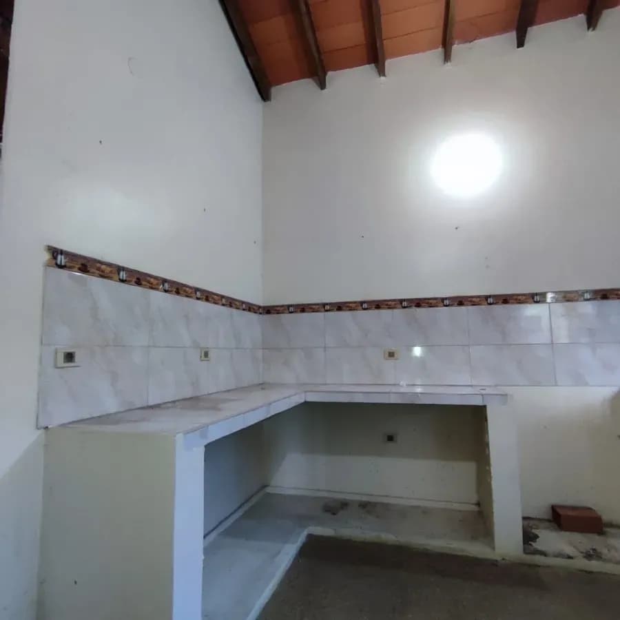 Casa de 2 dormitórios à Venda em Zeballos Cue, Assunção - Image 7