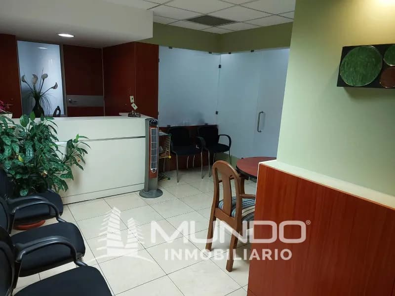 Local Comercial de 98m² en Venta en Zona 10, Ciudad de Guatemala - Image 3