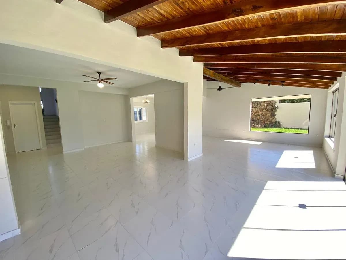 5-Bedroom House for Sale in Segundo Barrio, Luque - Image 6