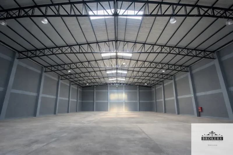 Commercial Space of 853m² for Rent in Monseñor Bogarín, Mariano Roque Alonso - Image 4