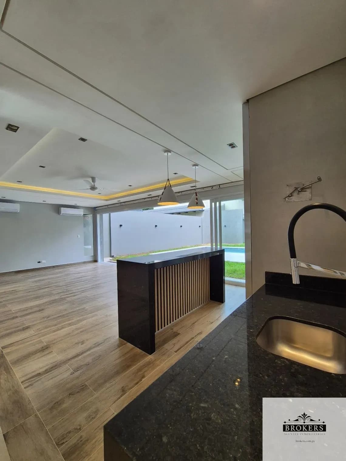 Casa de 3 dormitorios en Alquiler en Manorá, Asunción - Image 8