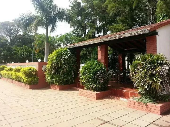 6-Bedroom House for Sale in Capiatá - Image 10
