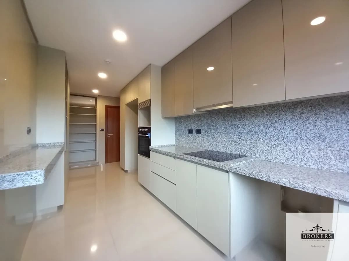 2-Bedroom Apartment for Rent in Madame Lynch, Asunción - Image 7