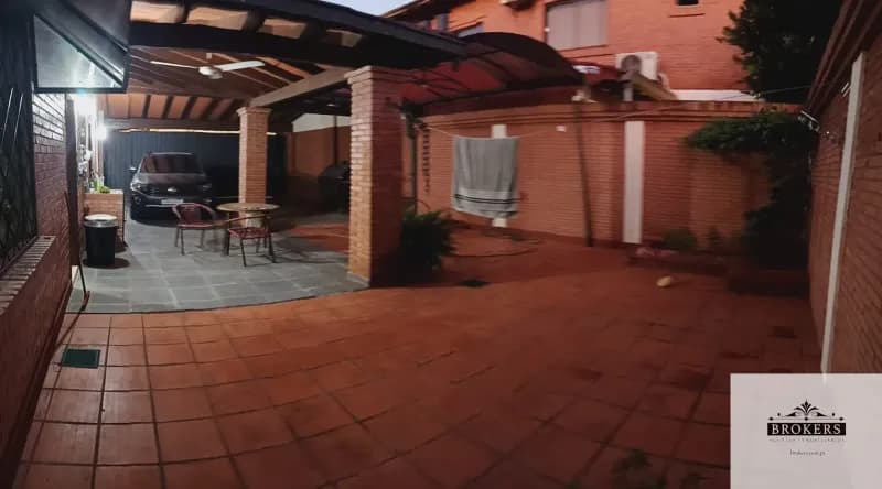 4-Bedroom House for Sale in Lambaré - Image 3