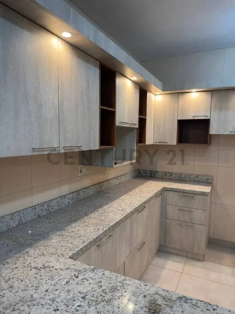 4-Bedroom House for Sale in Capiatá - Image 9