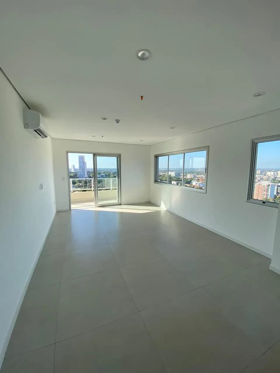 Departamento de 3 dormitorios en Venta en San Cristóbal, Asunción - Image 11