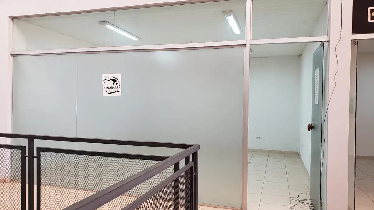 Retail Space of 25m² for Rent in Las Residentas, Fernando de la Mora - Image 2