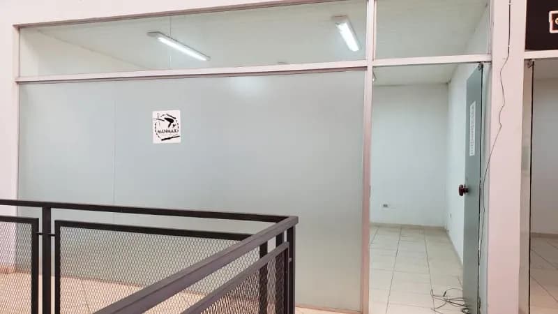 Retail Space of 25m² for Rent in Las Residentas, Fernando de la Mora - Image 2