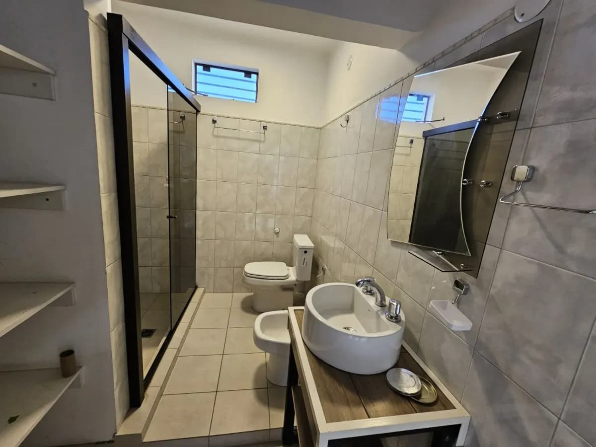 Escritório de 413m² à Venda em Doctor Francia, Lambaré - Image 17