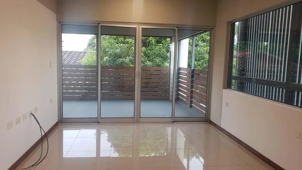 2-Bedroom Apartment for Rent in Santisima Trinidad, Asunción - Image 9