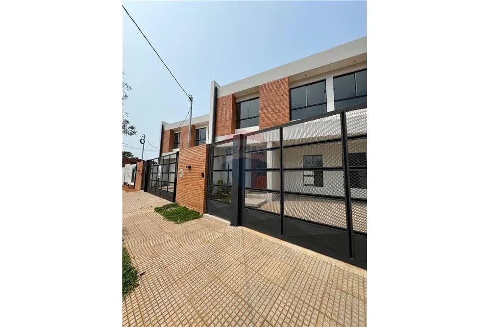 3-Bedroom House for Sale in Loma Merlo, Luque