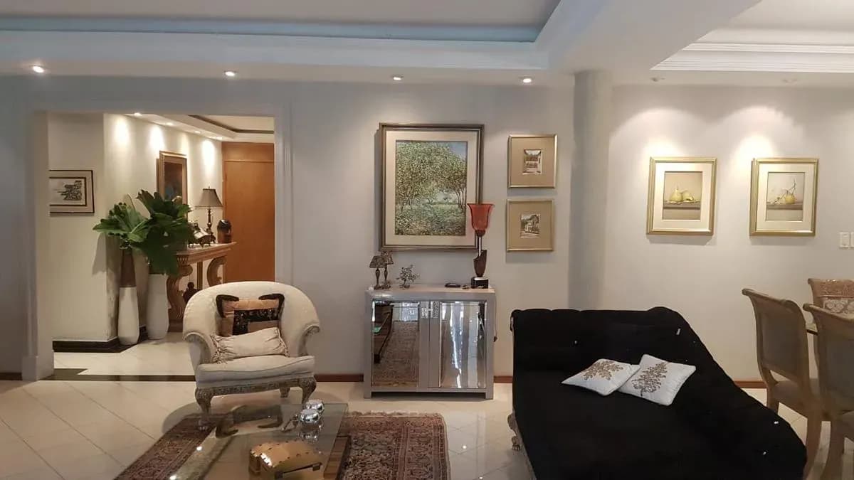 4-Bedroom House for Sale in Los Laureles, Lambaré - Image 12