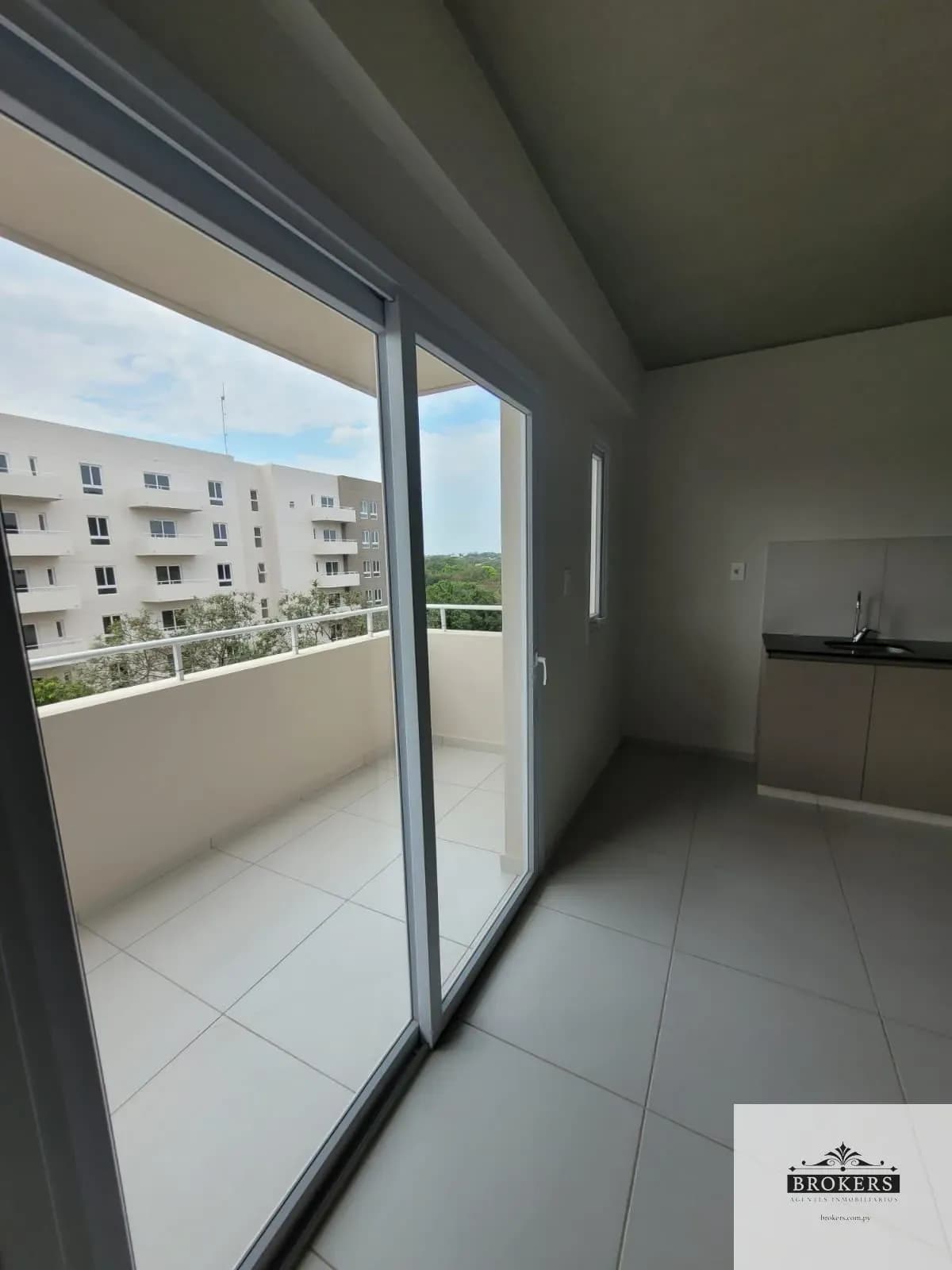 2-Bedroom Apartment for Sale in Loma Merlo, Luque - Image 9
