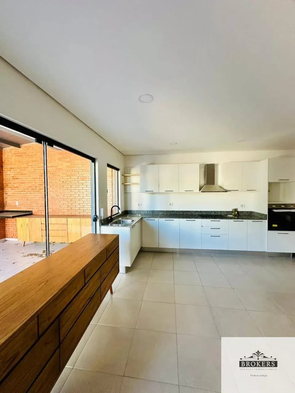 Casa de 3 dormitorios en Alquiler en Mburucuyá, Asunción - Image 10
