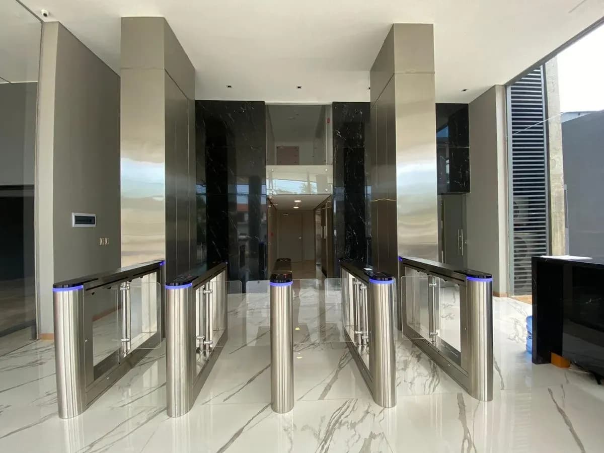 Office of 50m² for Sale in Salvador del Mundo, Asunción - Image 16