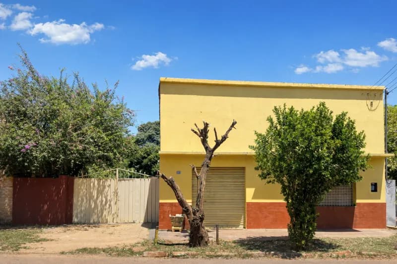 Casa de 6 quartos, 350m², à Venda em Capitán Roa, Coronel Oviedo - Image 3