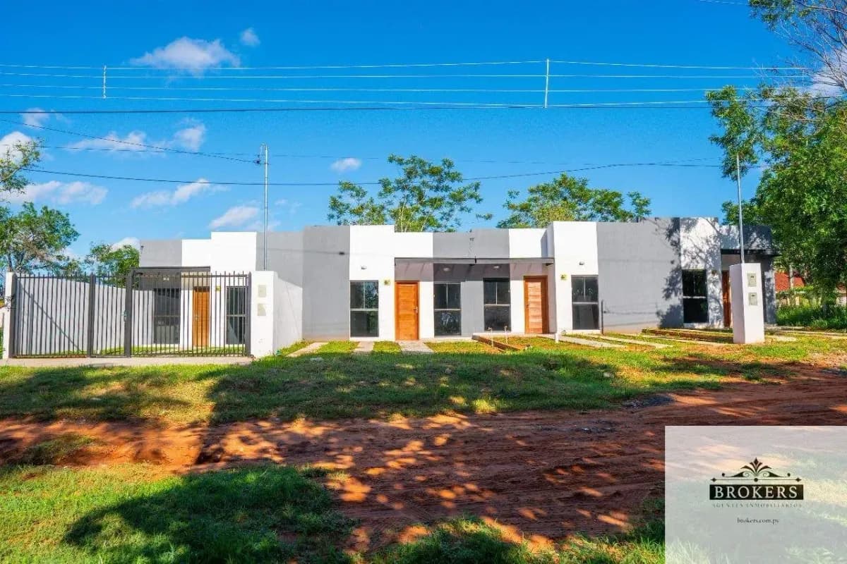 2-Bedroom House for Sale in Yukyry, Luque - Image 2