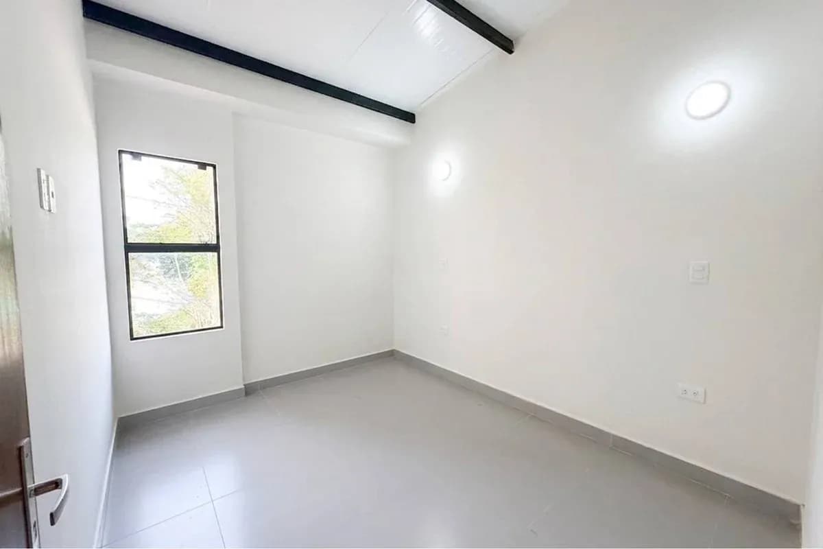 2-Bedroom House, 4m², for Sale in Marín Ka´aguy, Luque - Image 7