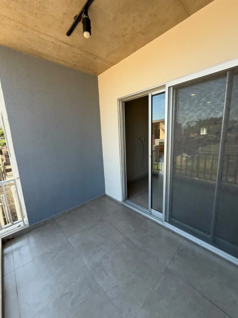Departamento de 2 dormitorios en edificio Marlin, 74m², en Venta en Cuarto Barrio, Luque - Image 5