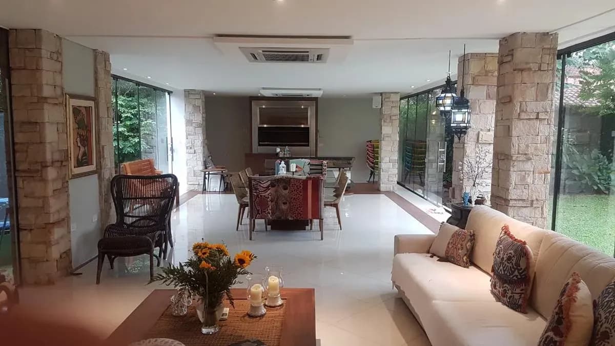 4-Bedroom House for Sale in Los Laureles, Lambaré - Image 14