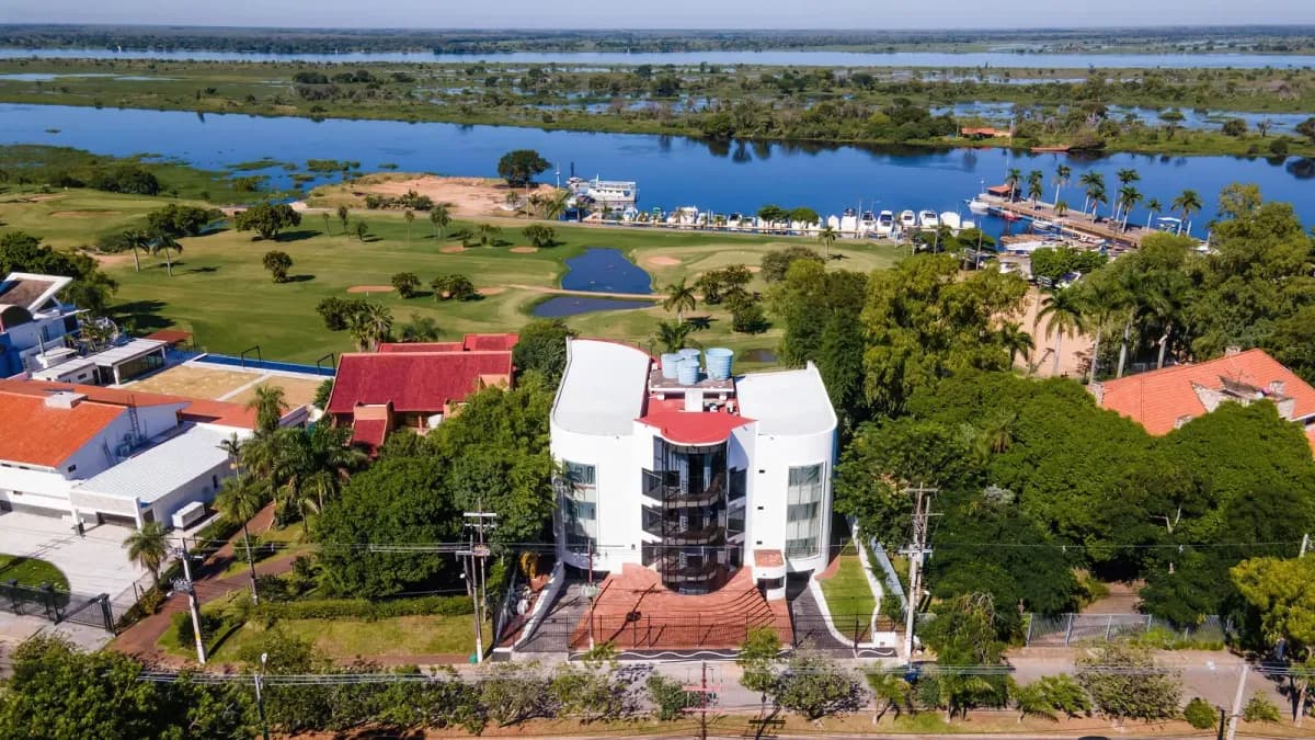 Retail Space of 2,627m² for Sale in Parques del Yatch, Lambaré - Image 12