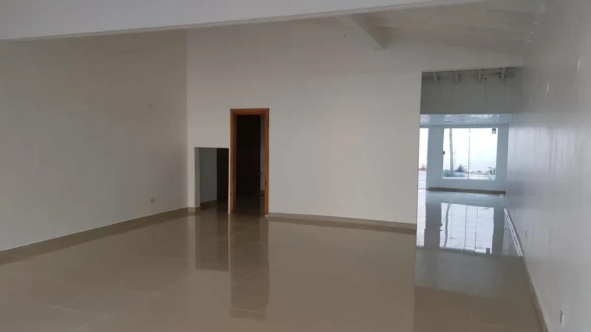 Retail Space of 120m² for Sale in San José, Asunción - Image 5