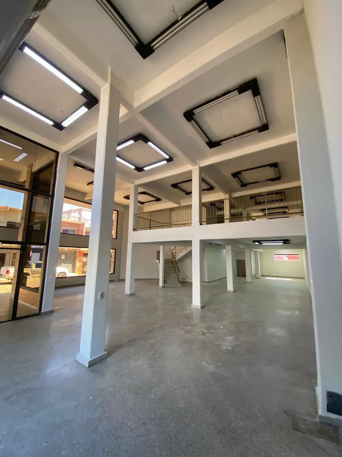 Retail Space of 1,000m² for Rent in Kokué Guasú, Fernando de la Mora - Image 8