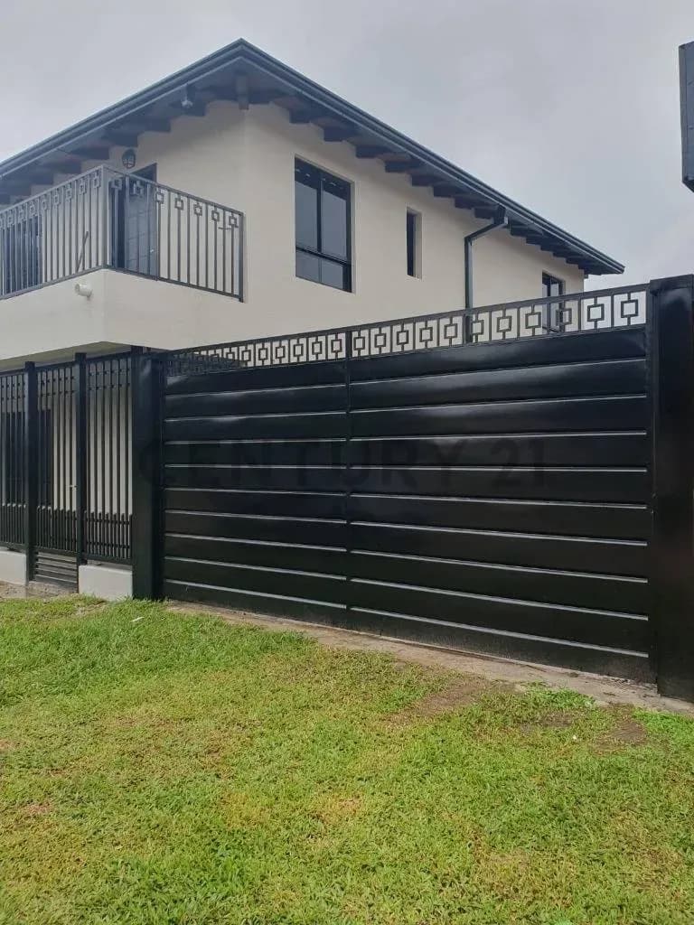 Casa de 3 dormitorios en Venta en Limpio - Image 6