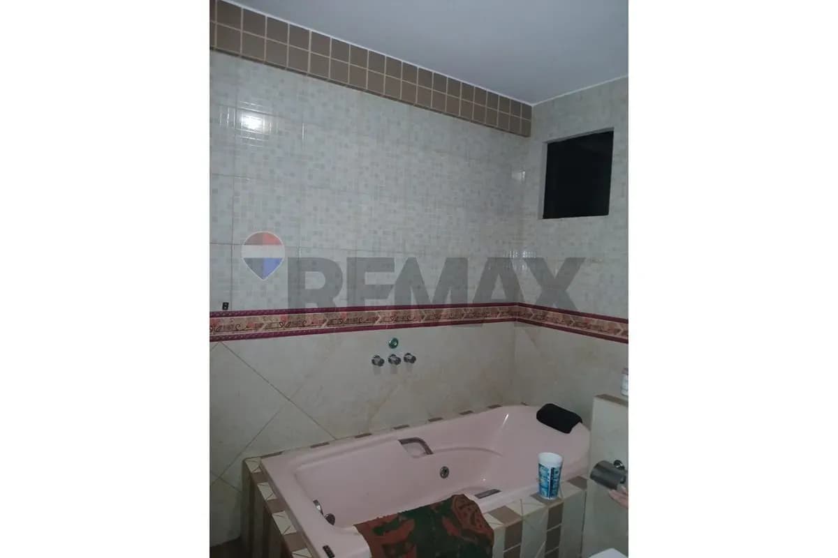 Casa de 5 dormitorios en Venta en Florida, San Lorenzo - Image 11