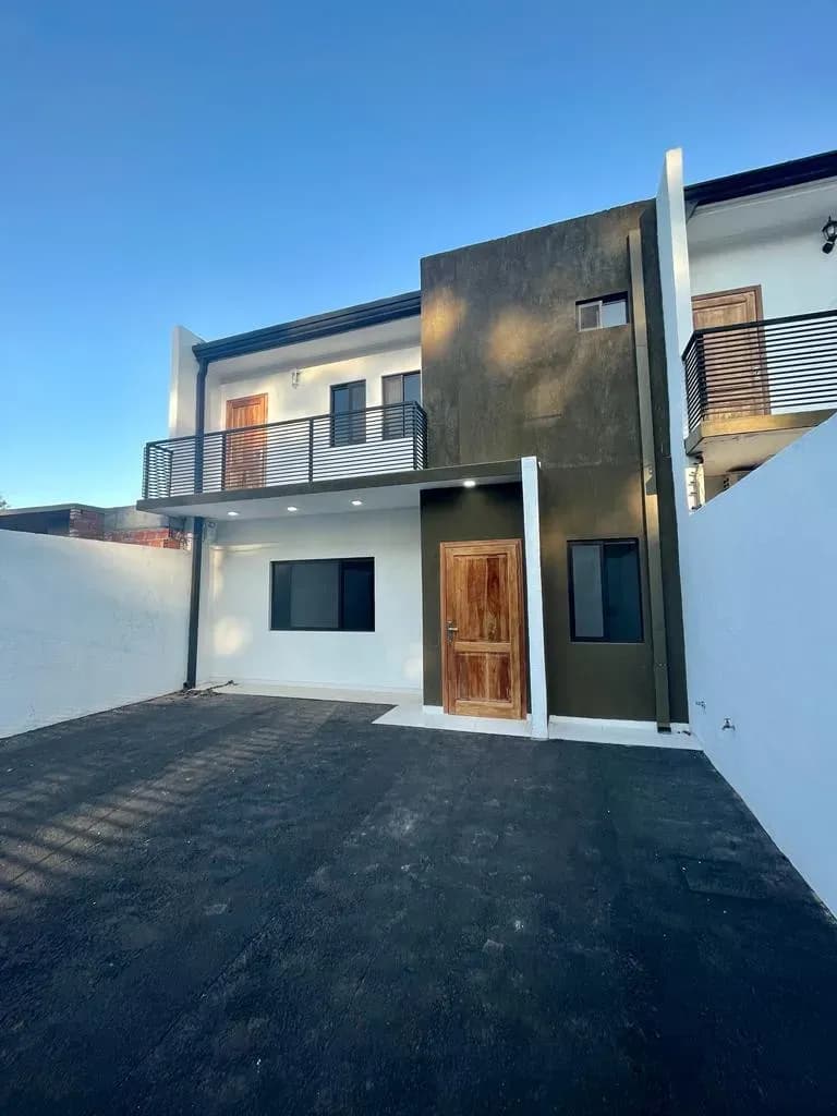 3-Bedroom House for Sale in Monseñor Bogarín, Mariano Roque Alonso - Image 4