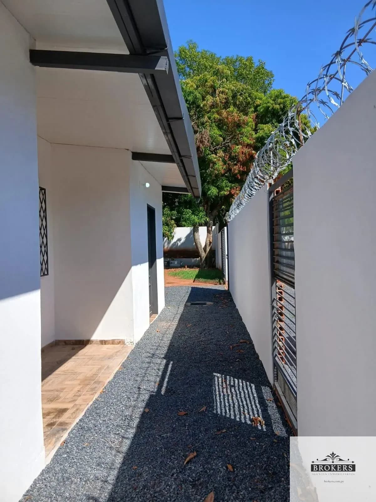 2-Bedroom House for Sale in Achucarro, San Antonio - Image 3