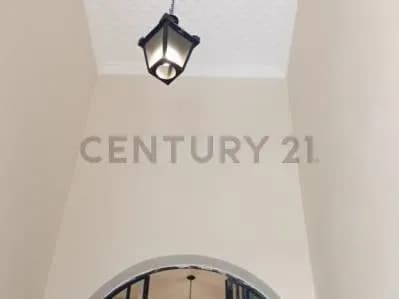 Casa de 2 dormitorios en Alquiler en Doctor Francia, Asunción - Image 3