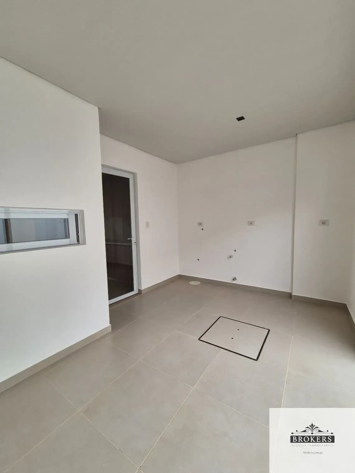 Casa de 3 dormitorios en Alquiler en Manorá, Asunción - Image 15