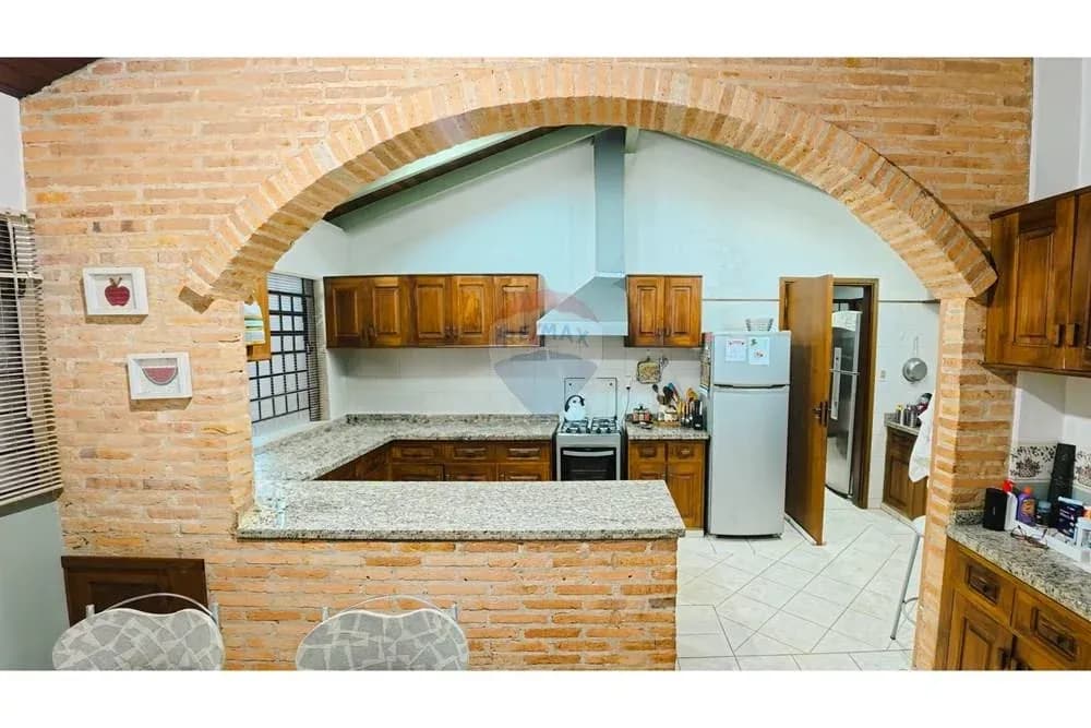 Casa de 5 quartos à Venda no Paraná Country Club, Hernandarias - Image 16