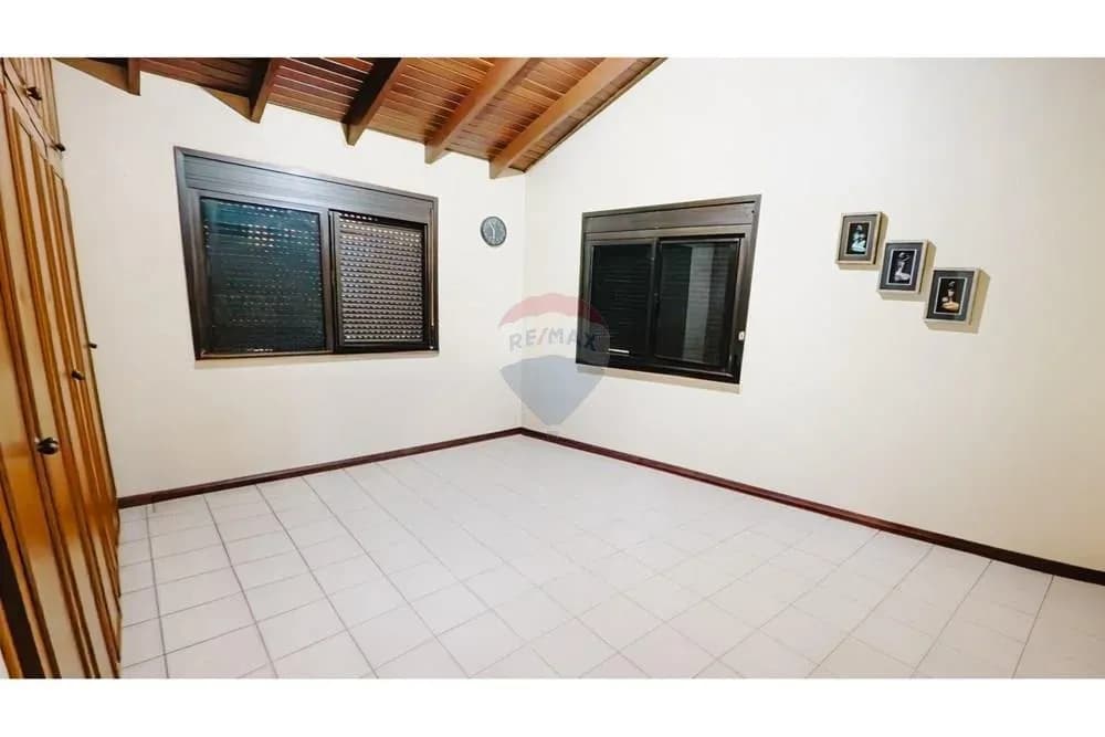 Casa de 5 quartos à Venda no Paraná Country Club, Hernandarias - Image 23