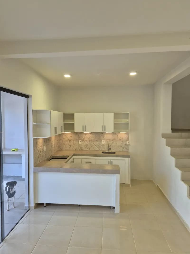 Casa de 3 quartos, 130m², à Venda em Gloria María, Villa Elisa - Image 3