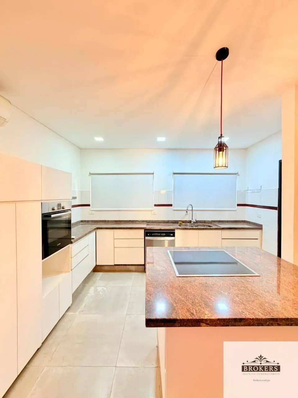 3-Bedroom House for Sale in Campo Grande, Luque - Image 11