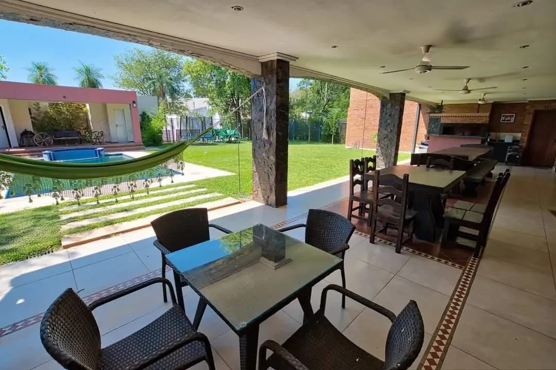 5-Bedroom House for Sale in Loma Merlo, Luque - Image 10
