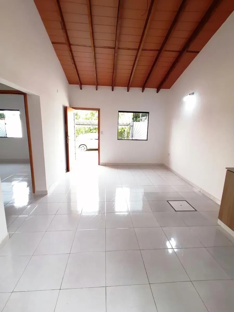 2-Bedroom House for Sale in Monseñor Bogarín, Mariano Roque Alonso - Image 12