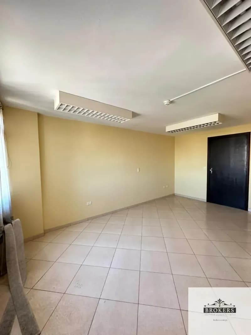 Office of 47m² for Rent in La Catedral, Lambaré - Image 2