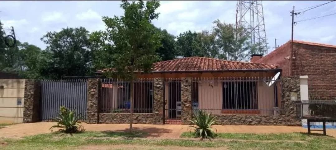 2-Bedroom House for Sale in Primer Barrio, Luque