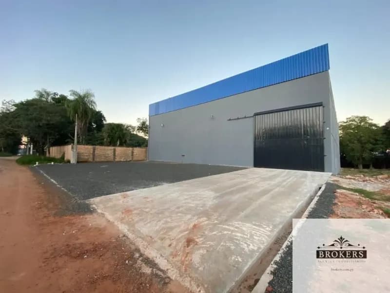 Commercial Space of 853m² for Rent in Monseñor Bogarín, Mariano Roque Alonso - Image 2