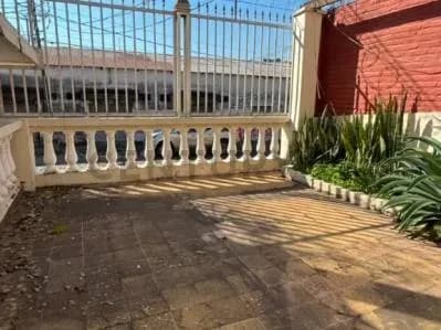 Local Comercial de 300m² en Alquiler en Doctor Francia, Asunción - Image 4