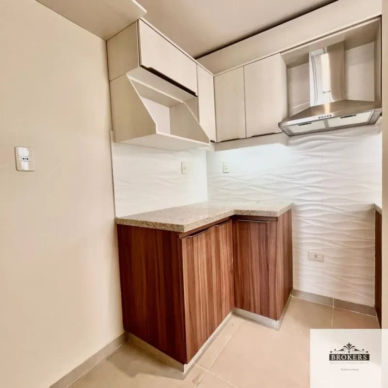 2-Bedroom Apartment for Rent in Mariscal López, Lambaré - Image 5