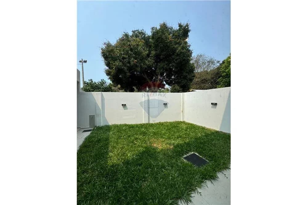 3-Bedroom House for Sale in Loma Merlo, Luque - Image 10