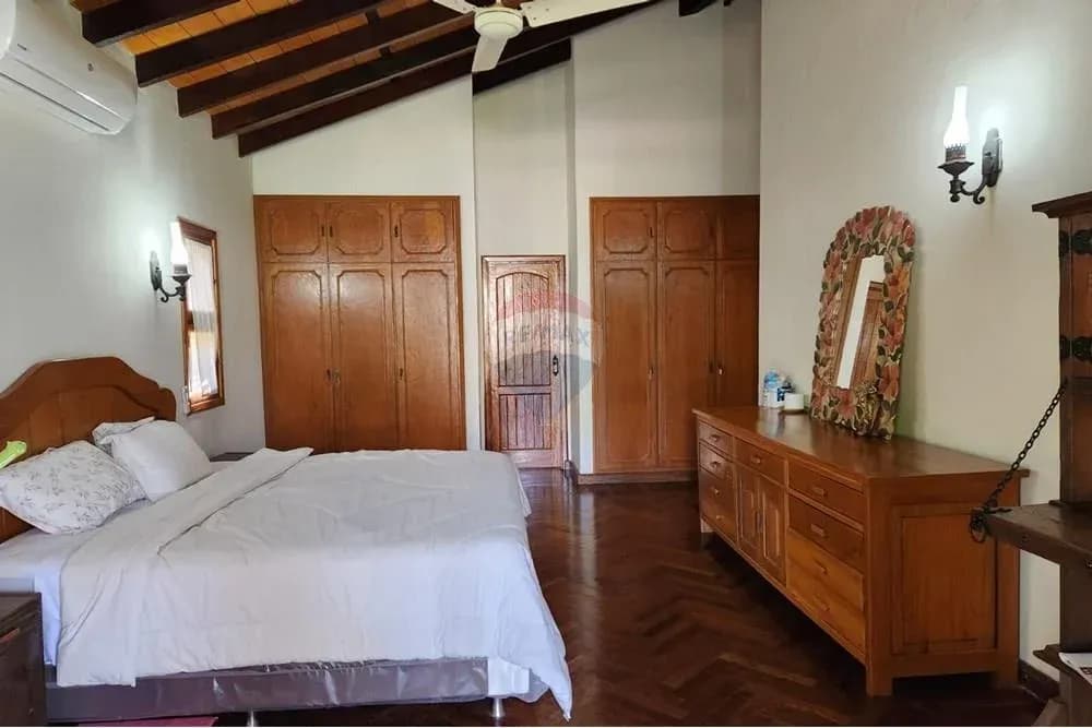 Casa de 6 dormitorios en Venta en Santo Domingo, Areguá - Image 16