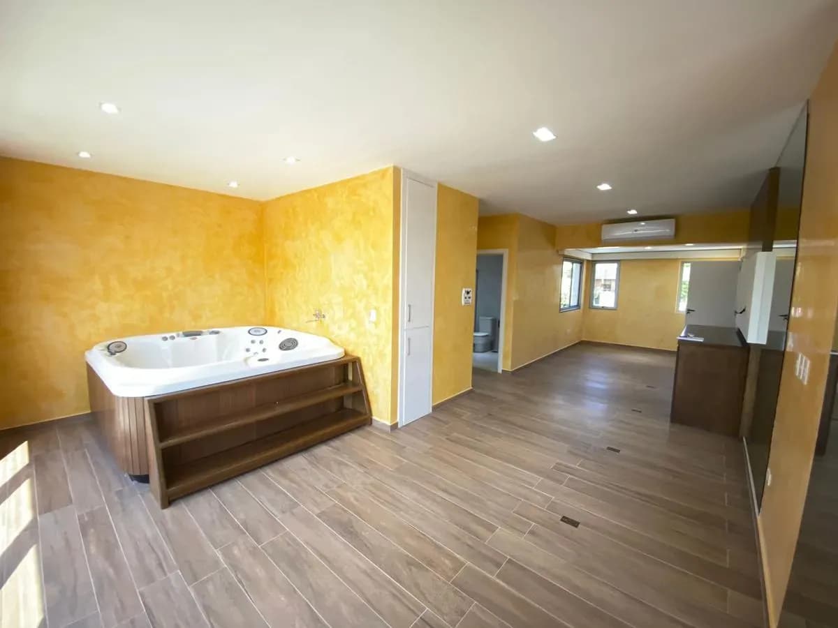 4-Bedroom House for Sale in Zárate Isla, Luque - Image 17