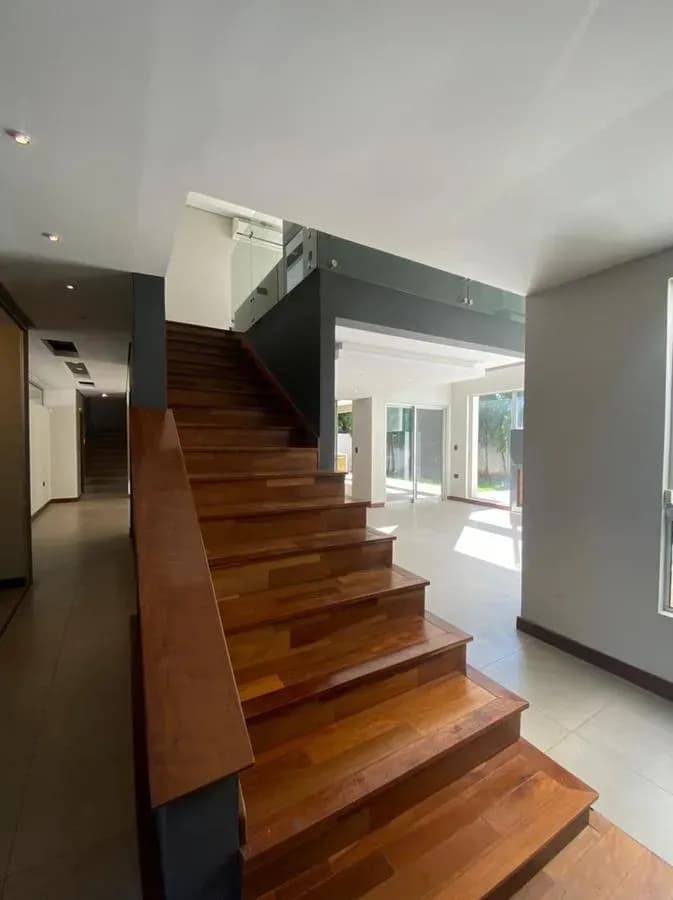 Casa de 5 quartos à Venda no Primeiro Bairro, Luque - Image 12