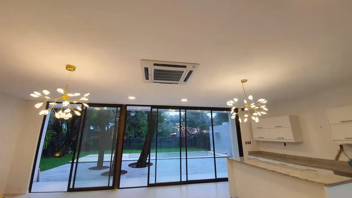 2-Bedroom House for Sale in San Bernardino - Image 8